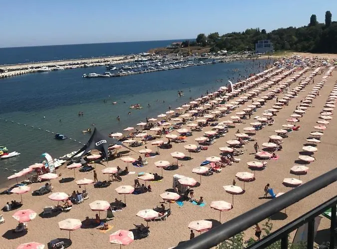 玛丽亚2号别墅 2*