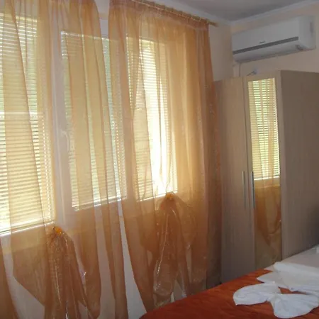 Maria 2 2* Czernomorec